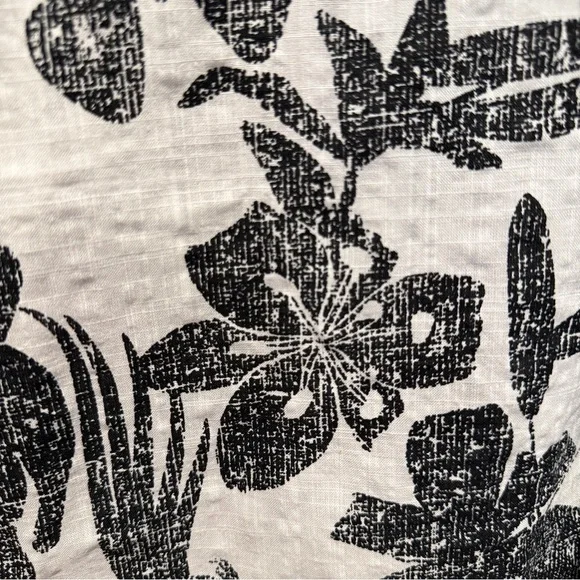 G by Giuliana Monochrome Floral Top with Ruffle Accents - Picture 8 of 8